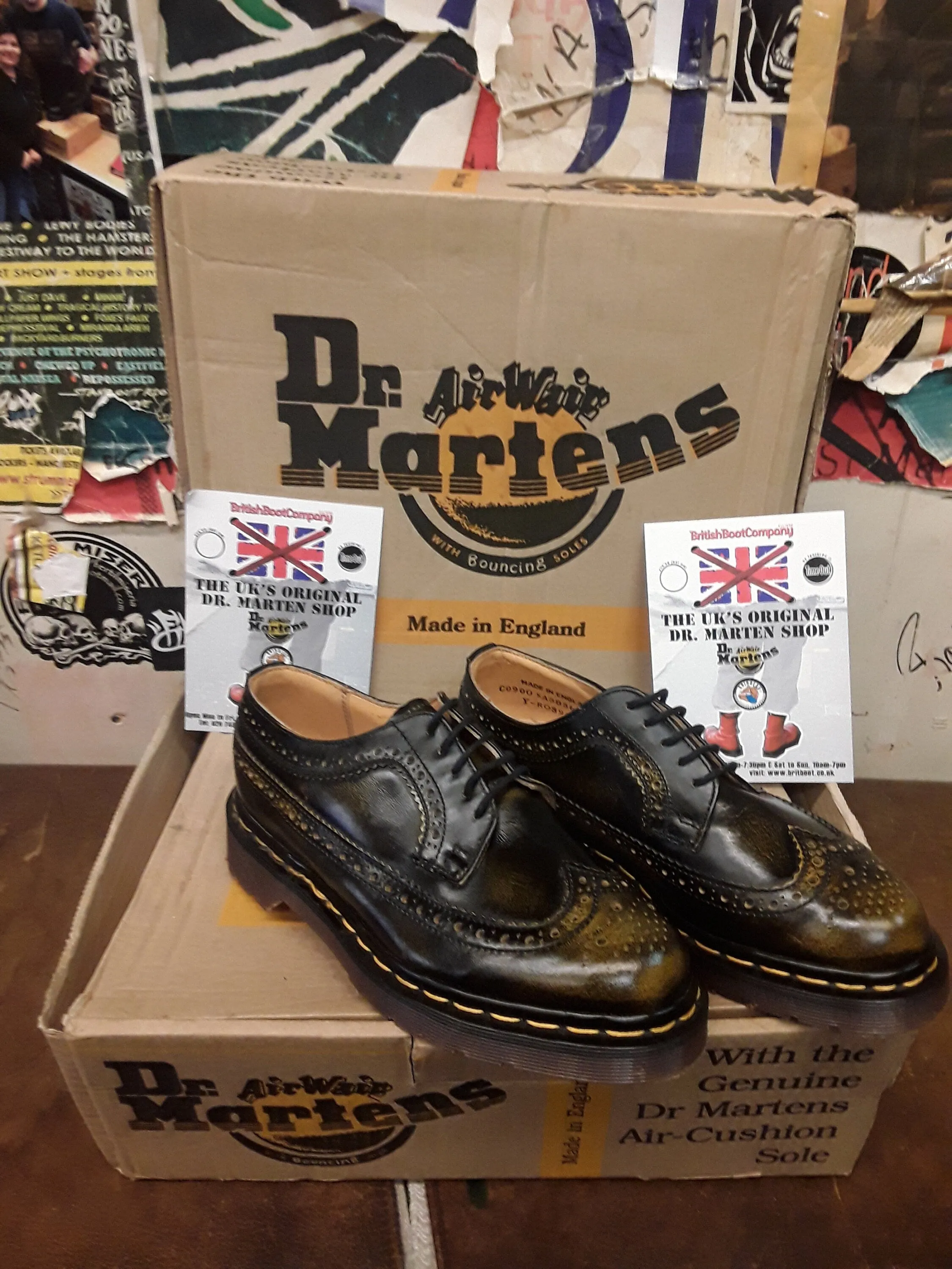 Dr Martens 3989 Made in England Yellow Rub Off Brogue Size 4