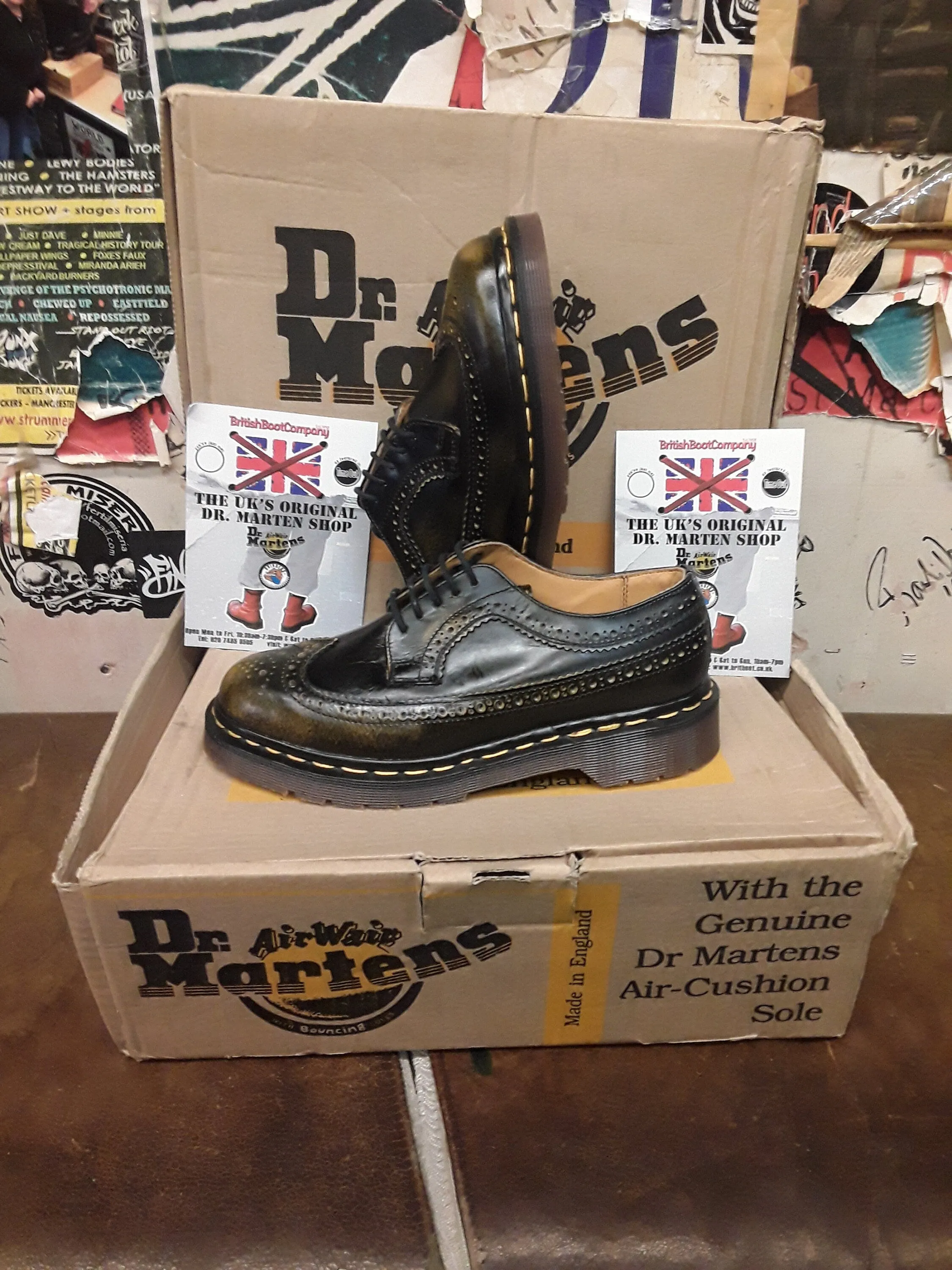 Dr Martens 3989 Made in England Yellow Rub Off Brogue Size 4