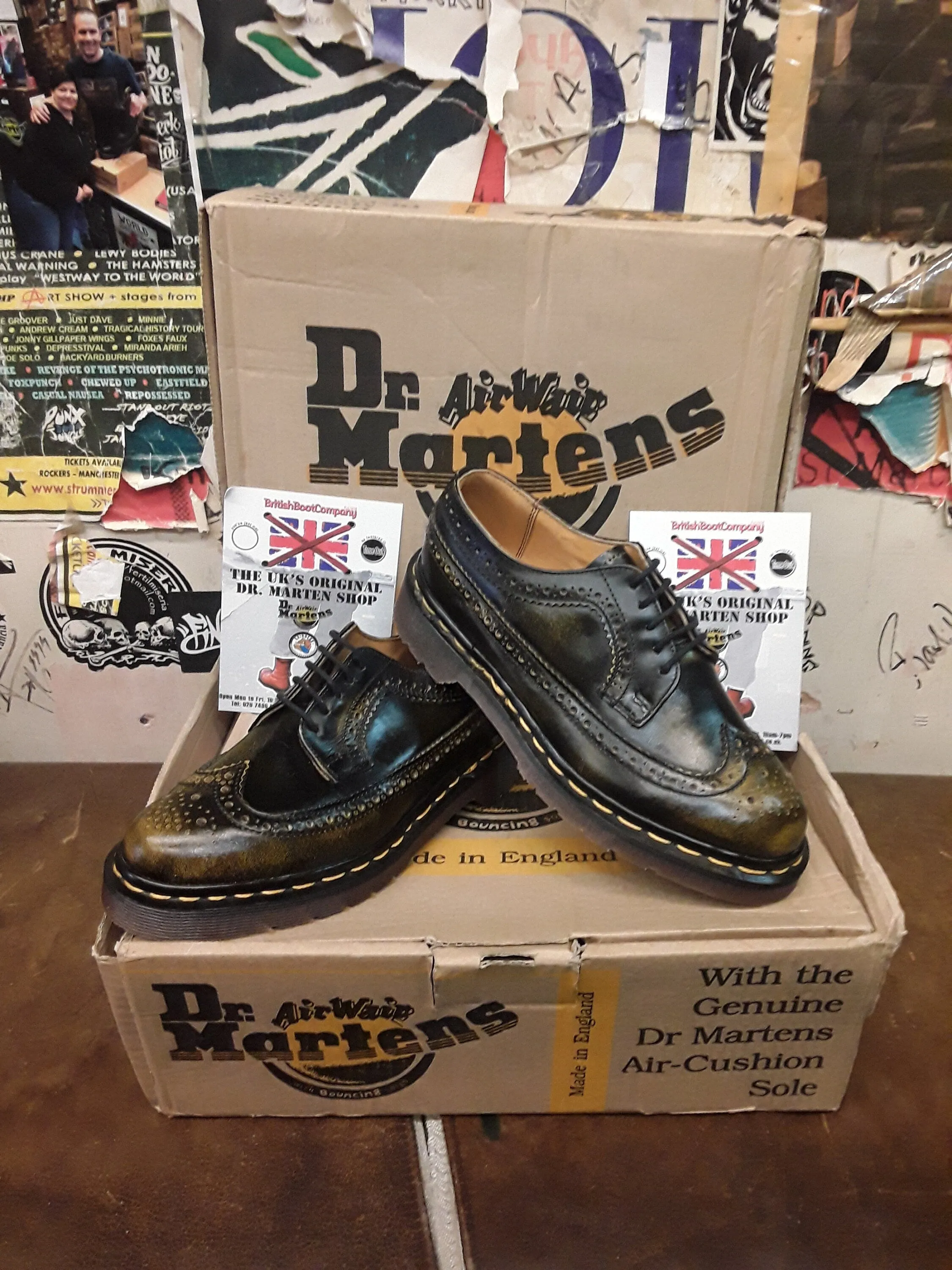 Dr Martens 3989 Made in England Yellow Rub Off Brogue Size 4