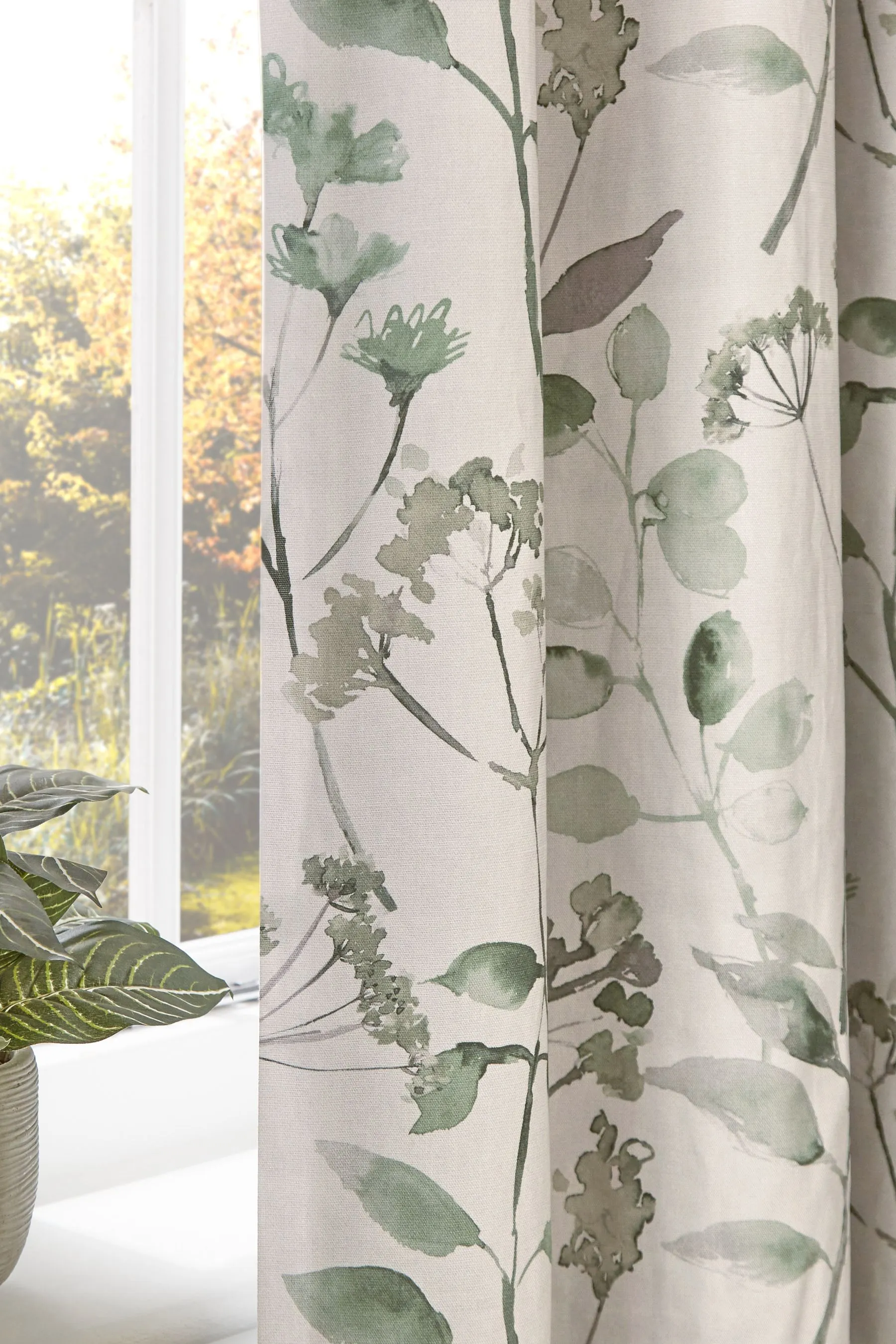 Green Isla Floral Print Blackout/Thermal Curtains