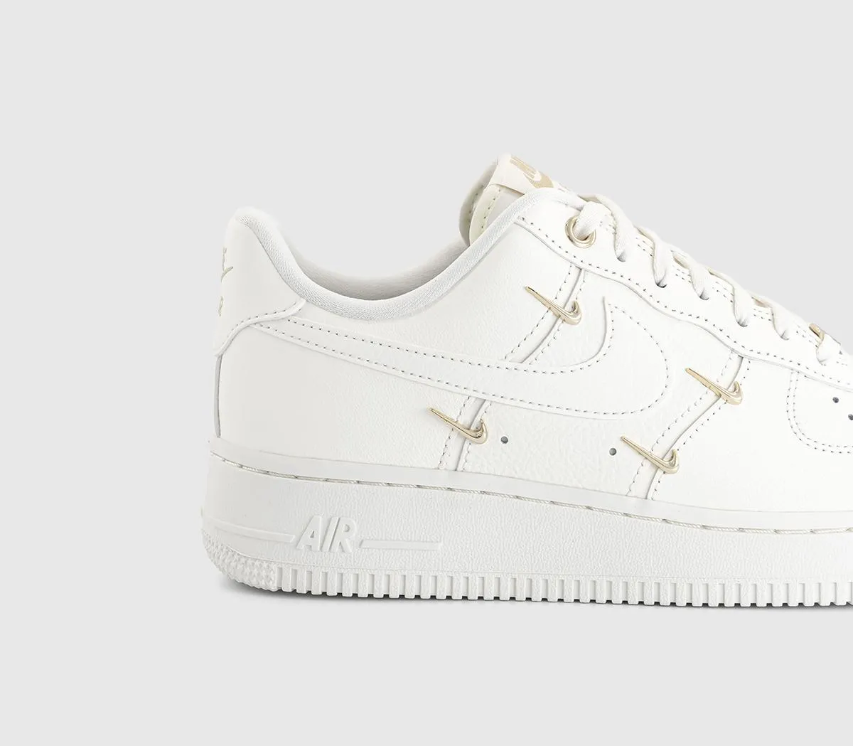 Nike Air Force 1 07 Trainers Sail Sail Sail Metallic Gold