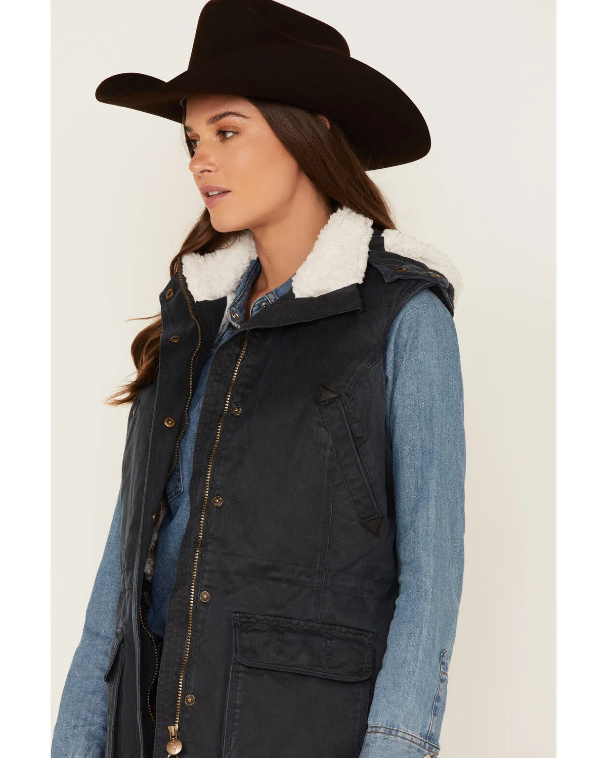 Outback Trading Co Women's Woodbury Vest