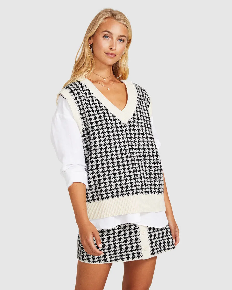 Subtitled Dilan Houndstooth Vest Black/White