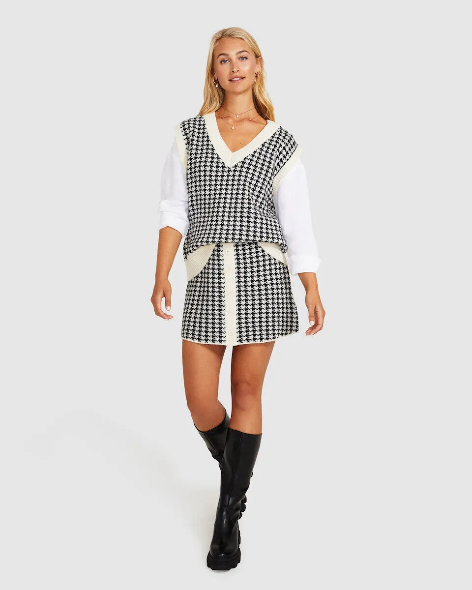 Subtitled Dilan Houndstooth Vest Black/White