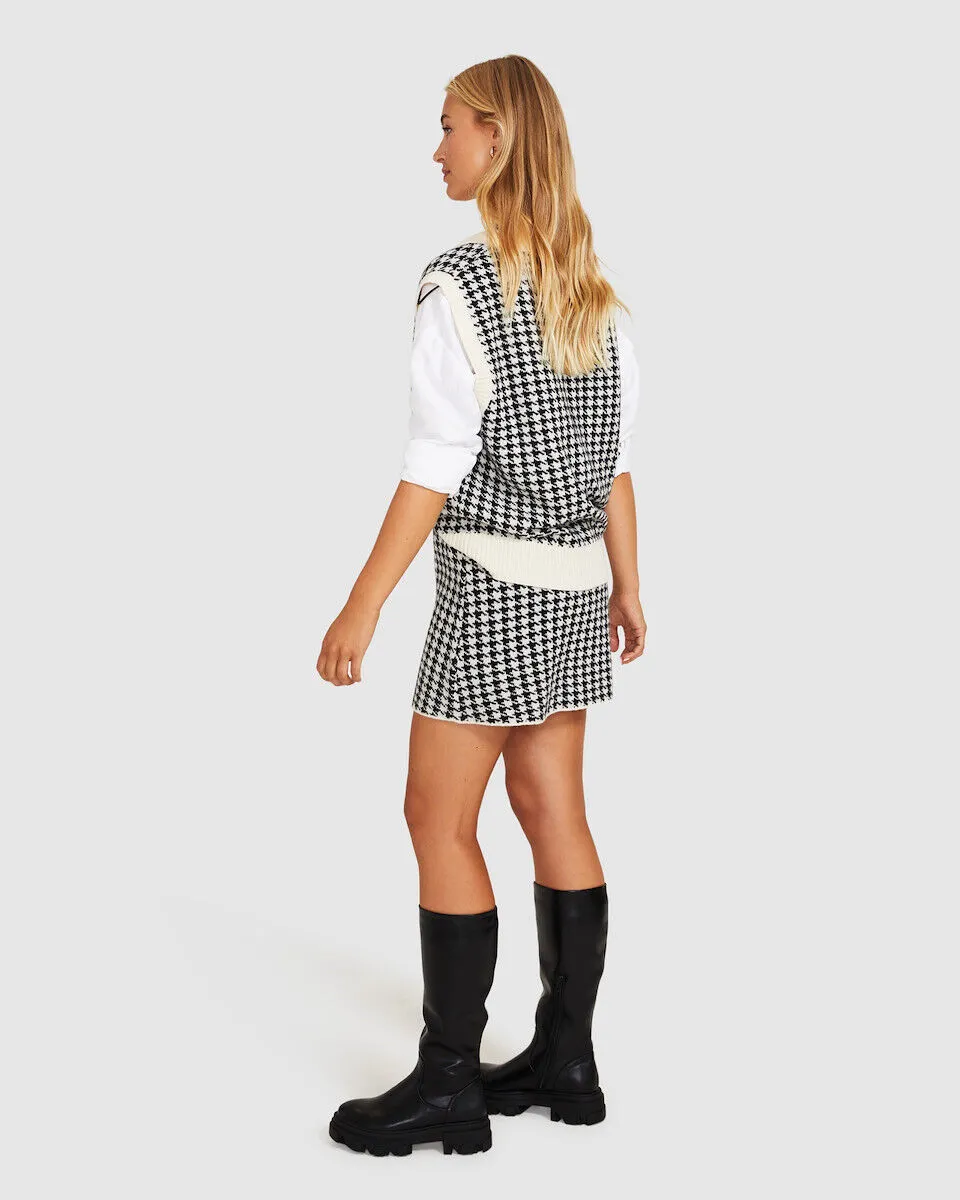 Subtitled Dilan Houndstooth Vest Black/White