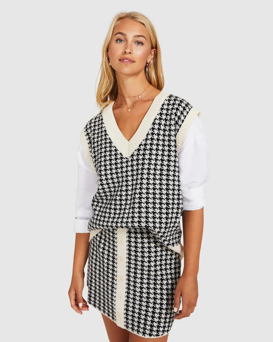 Subtitled Dilan Houndstooth Vest Black/White