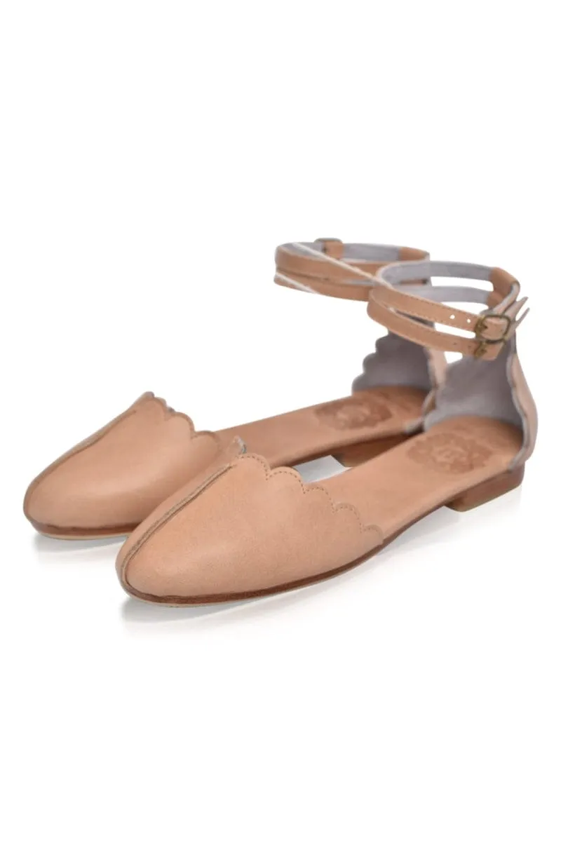 Venus Leather Flats in Vintage Beige